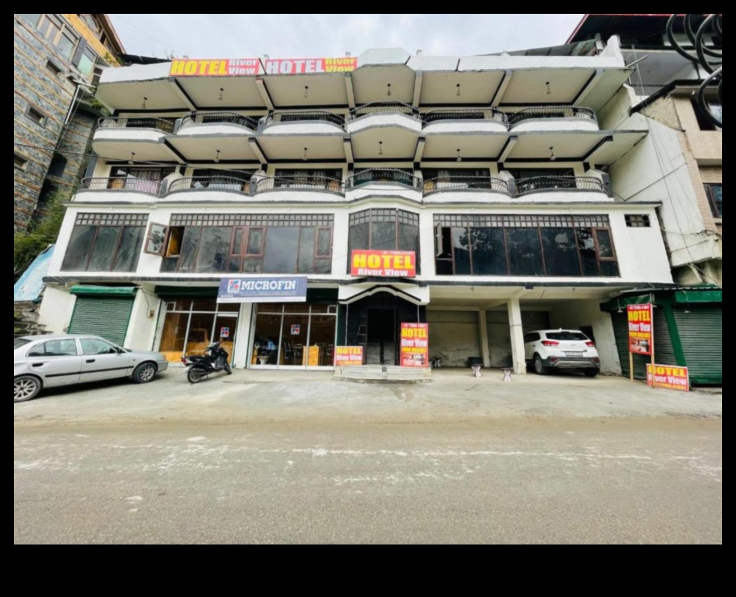 Valdzinošs skats uz upi un ezeru