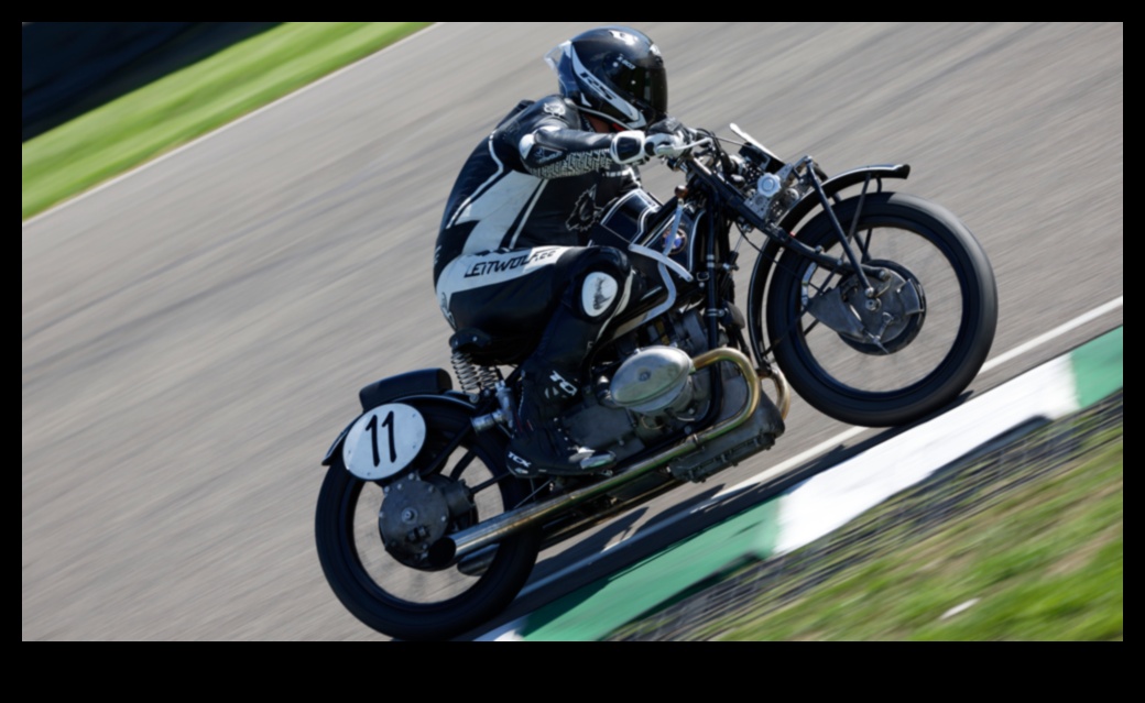 Atjaunoti retro braucieni: antīkie transportlīdzekļi 21. gadsimtā