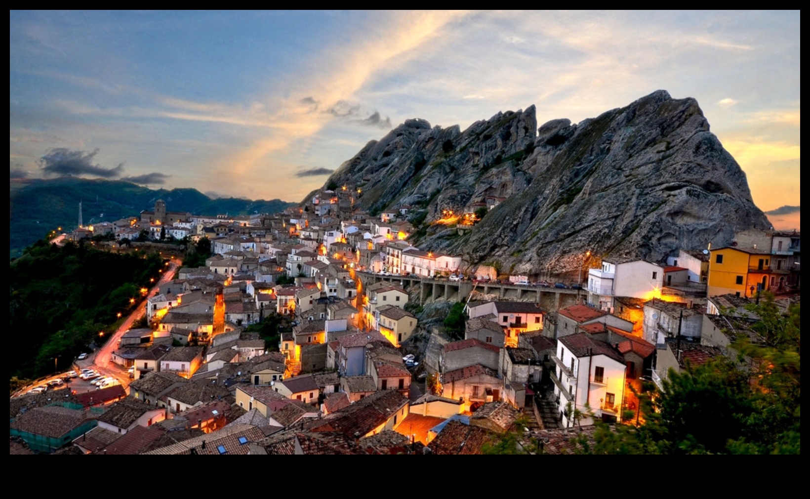 Skats uz ciematu un pilsētu: burvīgs un gleznains