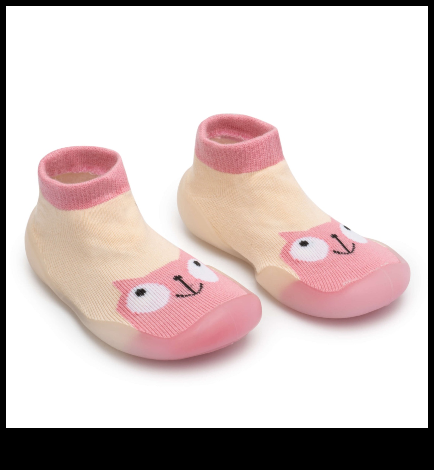 Plīvojošas kājas: burvīgas mazuļu zeķes