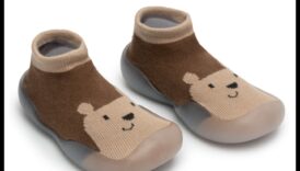 Plīvojošas kājas: burvīgas mazuļu zeķes